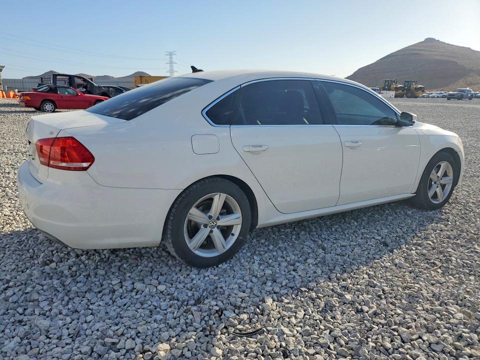 Photo 3 from auction – 2013 VOLKSWAGEN PASSAT with VIN 1VWBP7A33DC108720