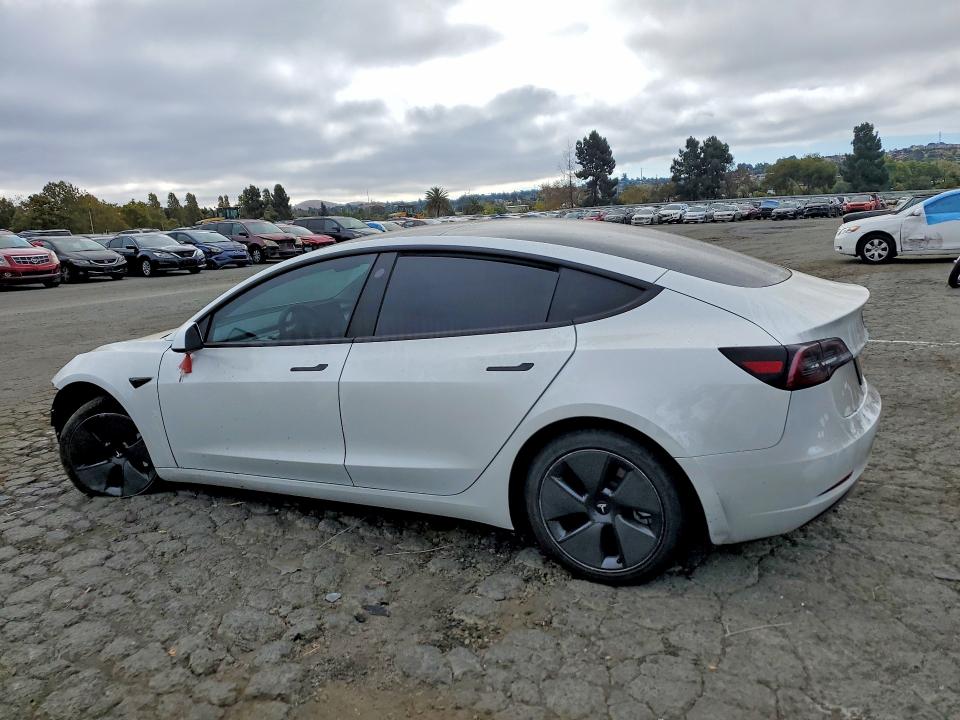 Снимка 2 от търг – 2023 TESLA MODEL 3 с VIN 5YJ3E1EA9PF576218