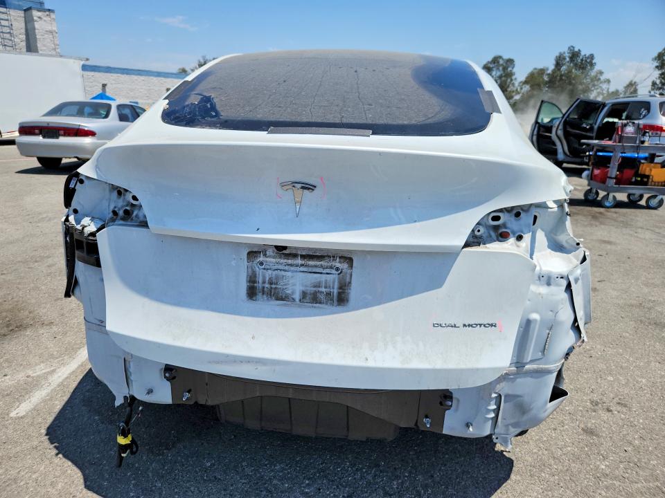 Photo 6 from auction – 2023 TESLA MODEL Y with VIN 7SAYGDEE1PA179493