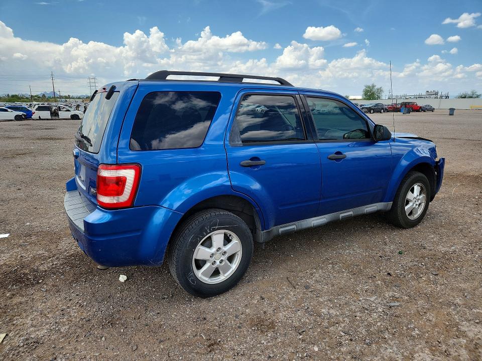 Photo 3 from auction – 2011 FORD ESCAPE with VIN 1FMCU9DG0BKC39323