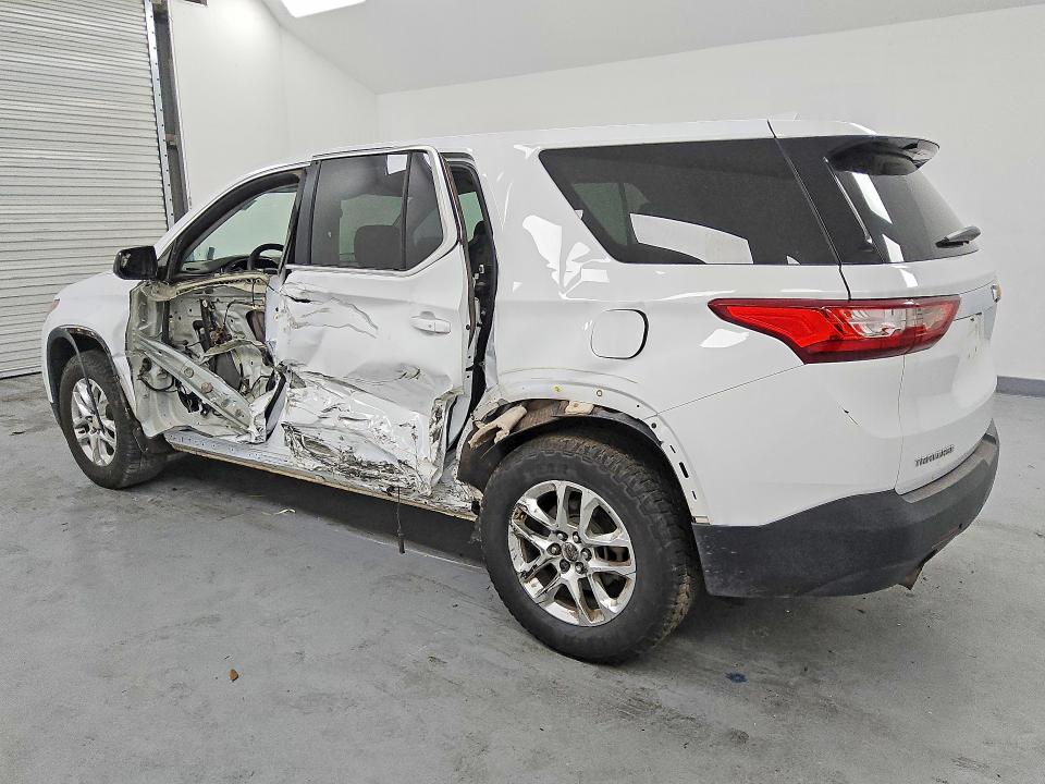 Photo 2 from auction – 2020 CHEVROLET TRAVERSE with VIN 1GNERFKW3LJ268725
