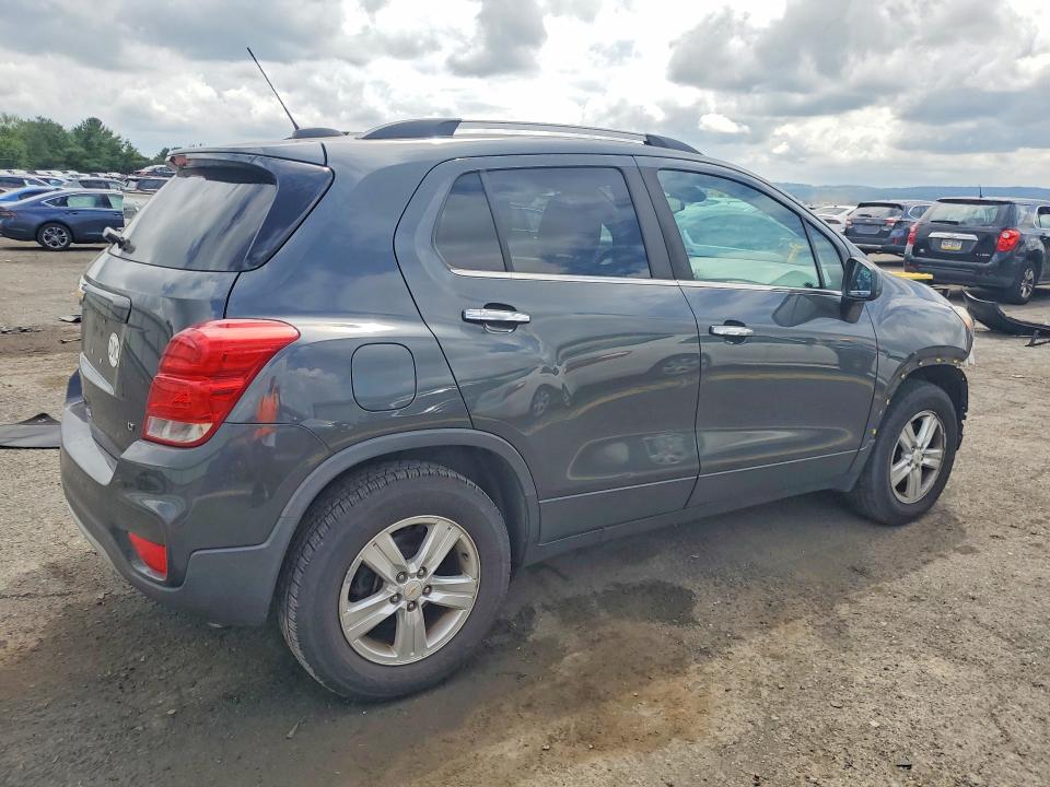 Photo 3 from auction – 2017 CHEVROLET TRAX with VIN KL7CJPSBXHB213455
