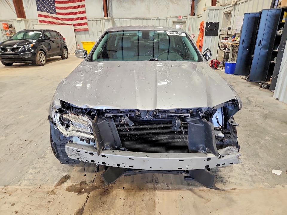 Photo 5 from auction – 2016 CHRYSLER 300C with VIN 2C3CCAEG7GH324508