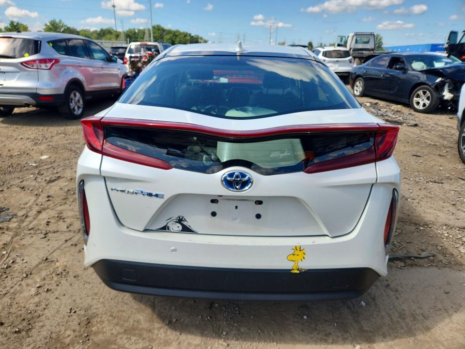 Photo 6 from auction – 2017 TOYOTA PRIUS PRIME with VIN JTDKARFP1H3068008