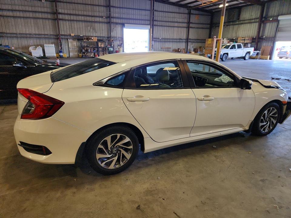 Photo 3 from auction – 2016 HONDA CIVIC with VIN 19XFC2F78GE050213