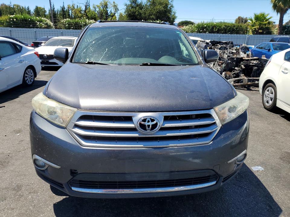 Photo 5 from auction – 2011 TOYOTA HIGHLANDER with VIN 5TDBK3EH8CS165685