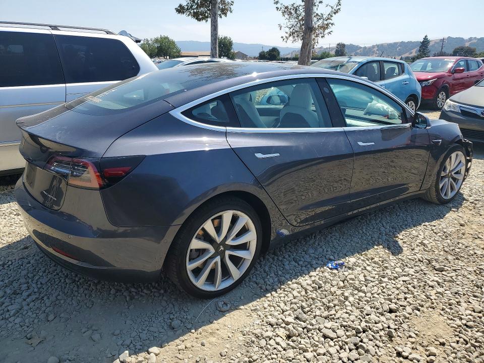 Photo 3 from auction – 2018 TESLA MODEL 3 with VIN 5YJ3E1EB8JF111848