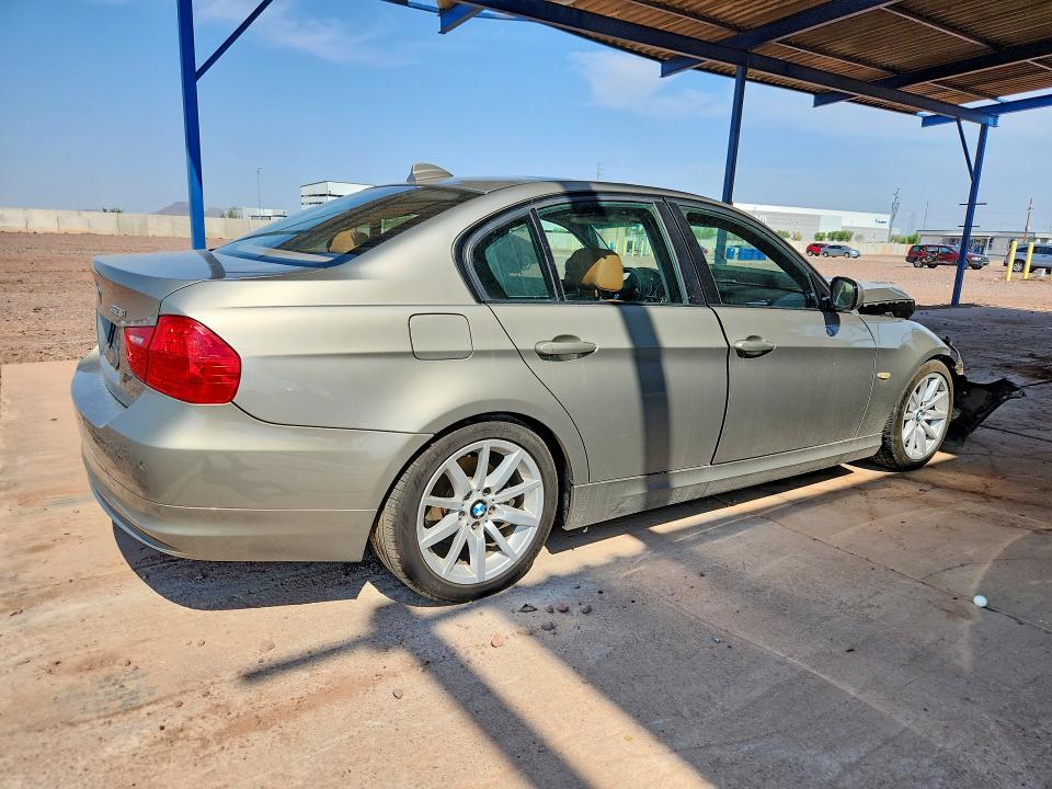 Photo 3 from auction – 2010 BMW 328 with VIN WBAPH7G57ANM54006