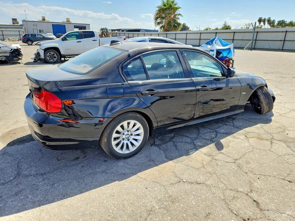 Photo 3 from auction – 2009 BMW 328 with VIN WBAPH57549NL77112