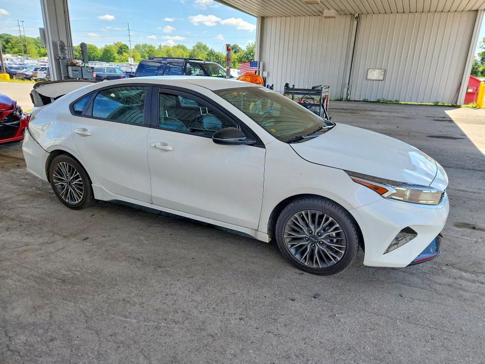 Снимка 4 от търг – 2023 KIA FORTE с VIN 3KPF54AD2PE662488