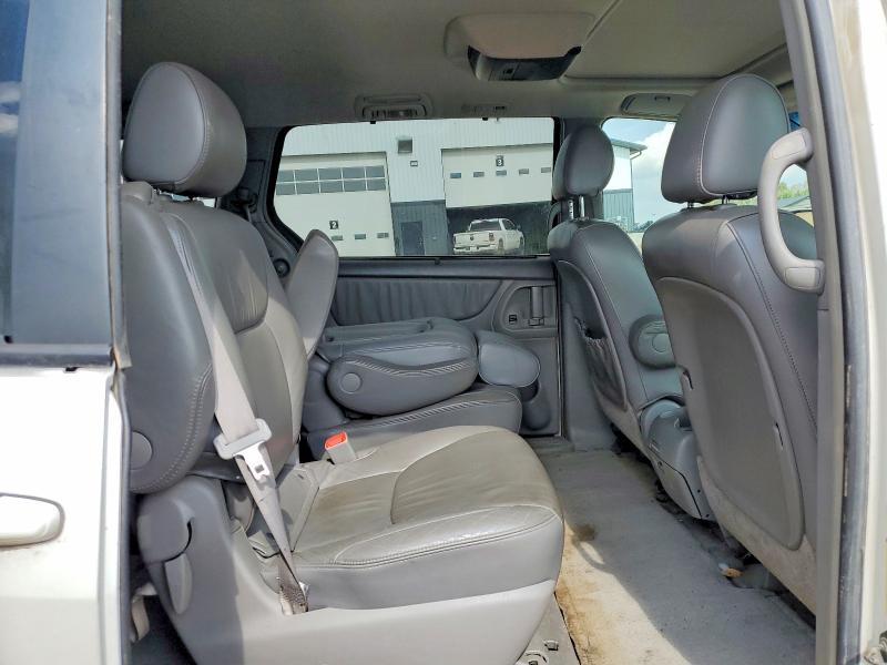 Photo 11 from auction – 2005 TOYOTA SIENNA with VIN 5TDBA22C45S042152