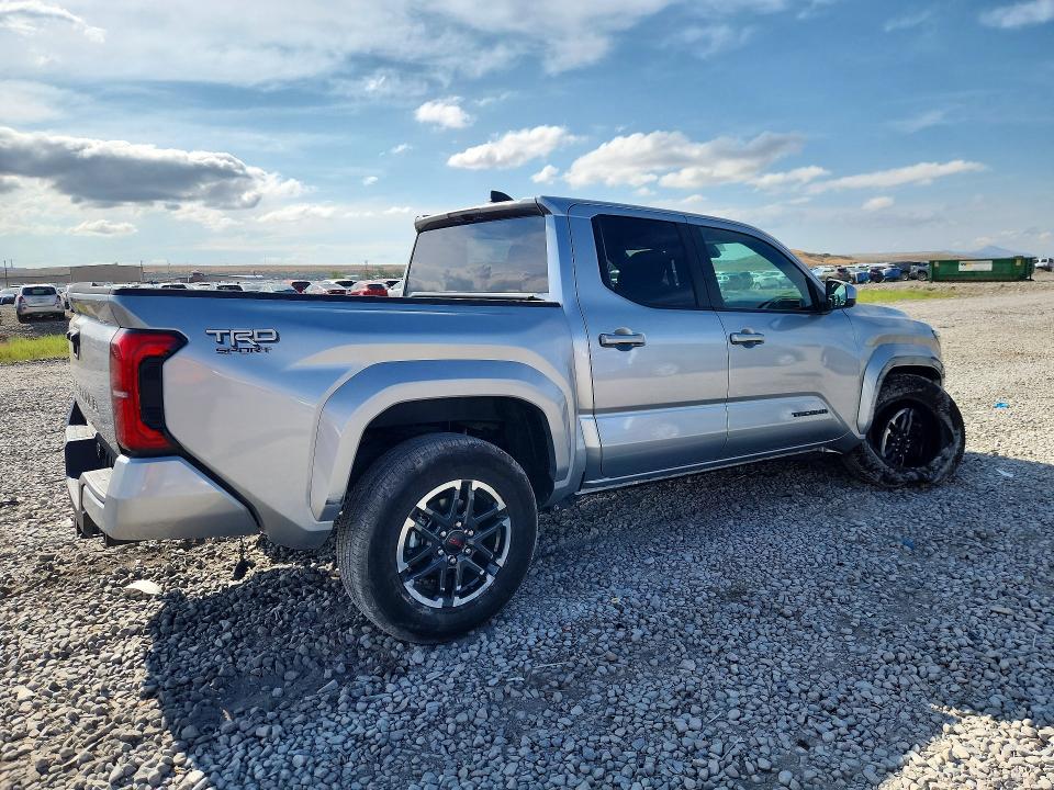 Photo 3 from auction – 2025 TOYOTA TACOMA with VIN 3TMLB5JN8SM179841