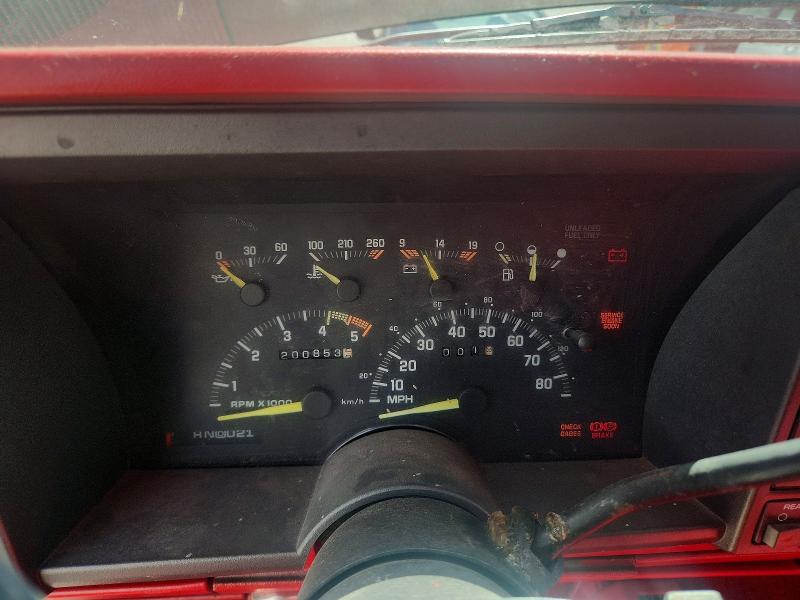 Photo 9 from auction – 1993 GMC YUKON with VIN 1GKEK18K2PJ719772