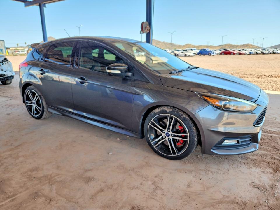 Photo 4 from auction – 2016 FORD FOCUS with VIN 1FADP3L93GL315558