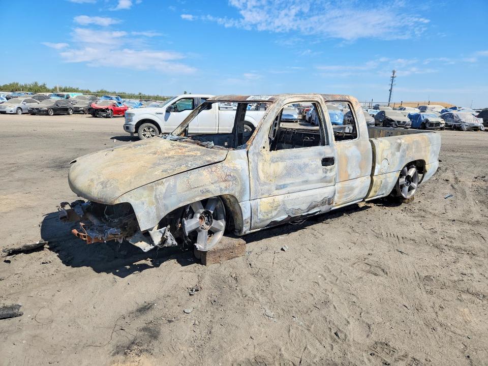 CHEVROLET SILVERADO 1999 with VIN 2GCEC19T1X1252175 - Photo from auction