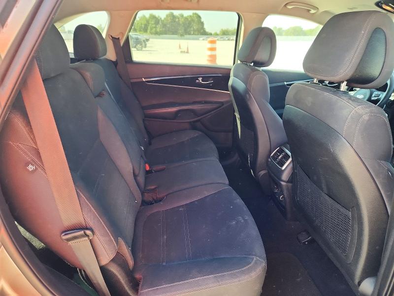 Photo 11 from auction – 2016 KIA SORENTO with VIN 5XYPG4A50GG131588
