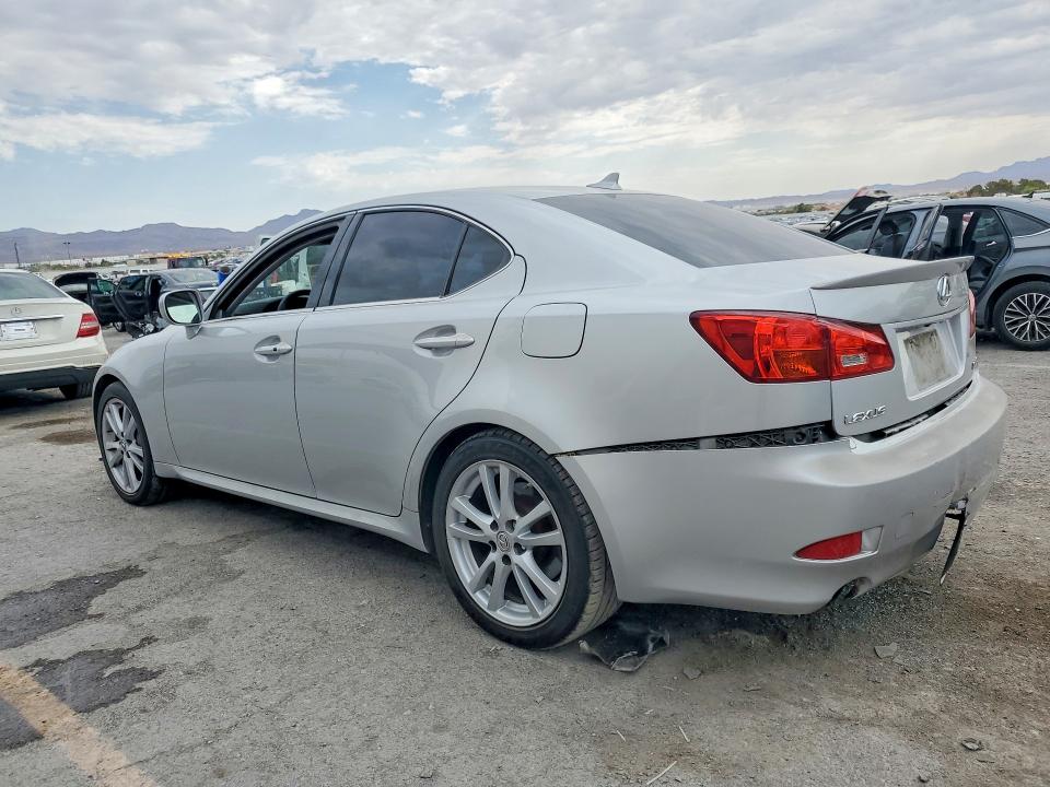 Photo 2 from auction – 2007 LEXUS IS with VIN JTHBE262072012547