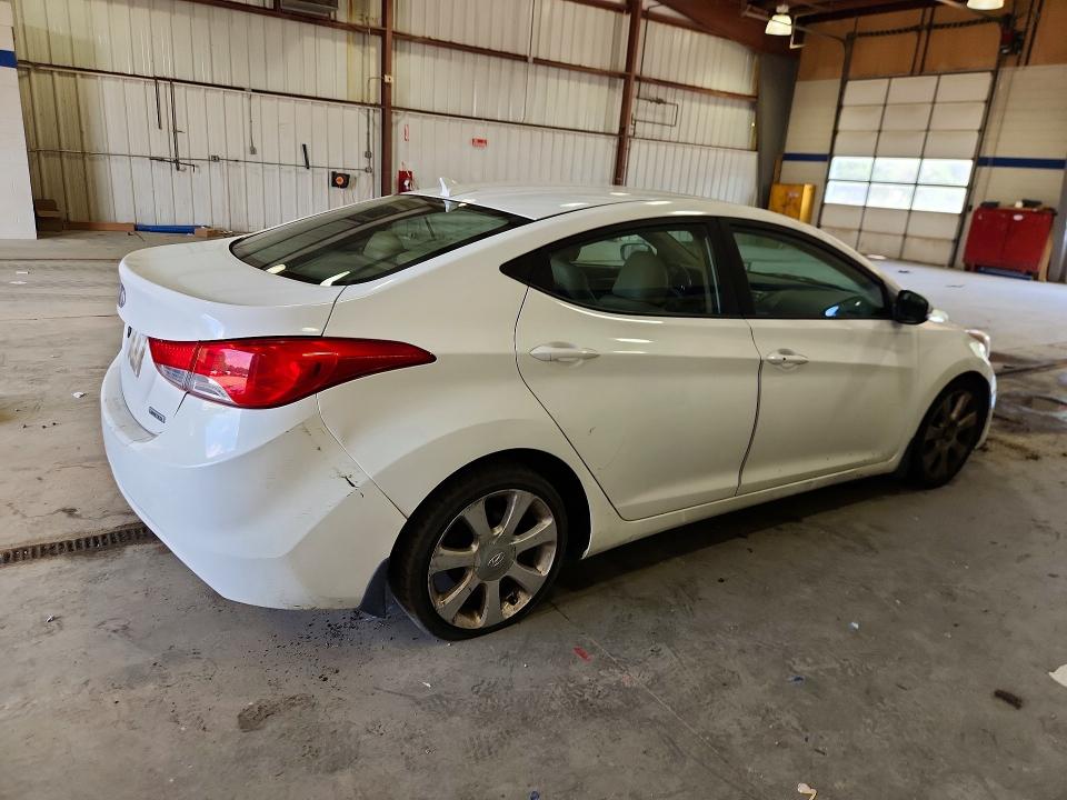 Photo 3 from auction – 2013 HYUNDAI ELANTRA with VIN 5NPDH4AE5DH306583