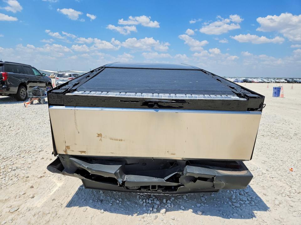Photo 6 from auction – 2025 TESLA CYBERTRUCK with VIN 7G2CEHED6SA076023
