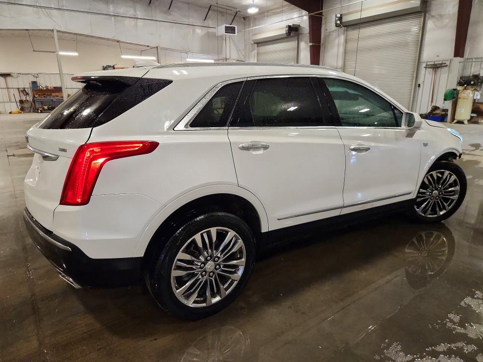Photo 3 from auction – 2017 CADILLAC XT5 with VIN 1GYKNERS9HZ130744