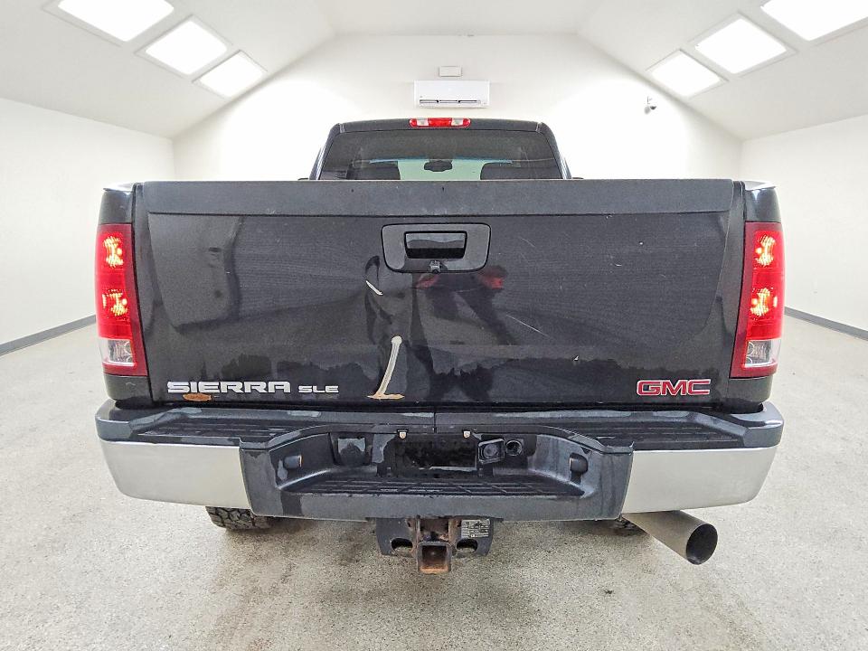 Photo 6 from auction – 2011 GMC SIERRA with VIN 1GT220C84BZ433744