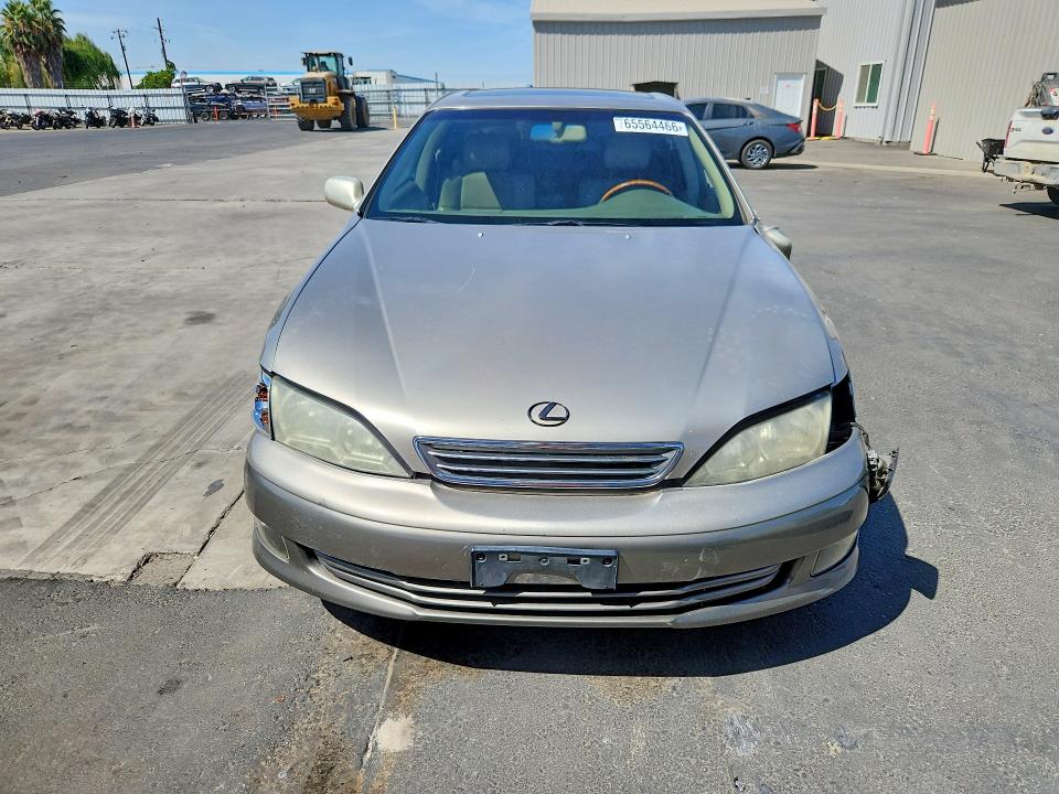 Photo 5 from auction – 2000 LEXUS ES with VIN JT8BF28G9Y0264879