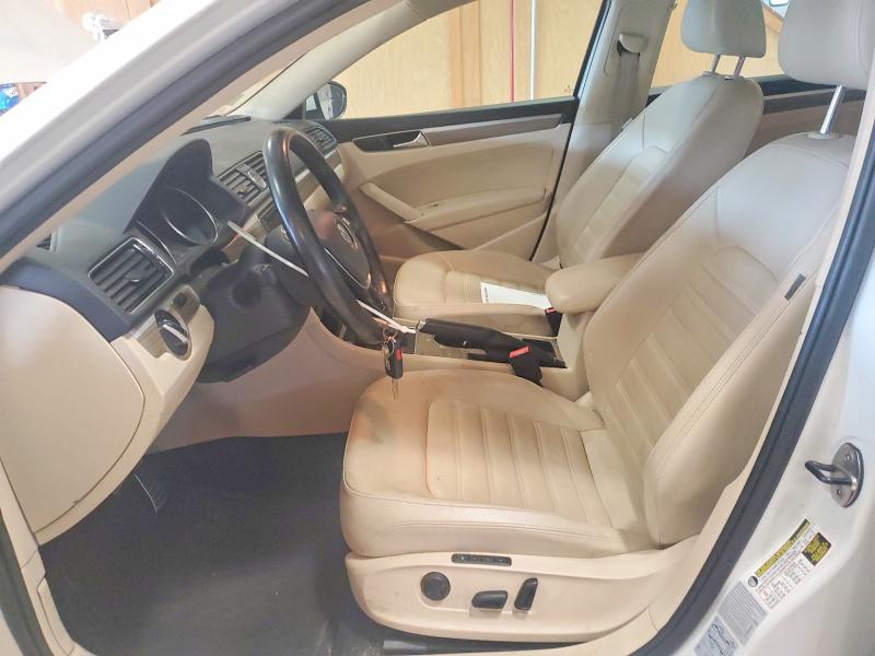 Photo 7 from auction – 2017 VOLKSWAGEN PASSAT with VIN 1VWCT7A33HC071500