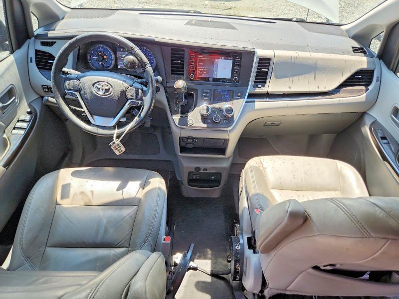 Photo 8 from auction – 2018 TOYOTA SIENNA with VIN 5TDYZ3DC5JS961139