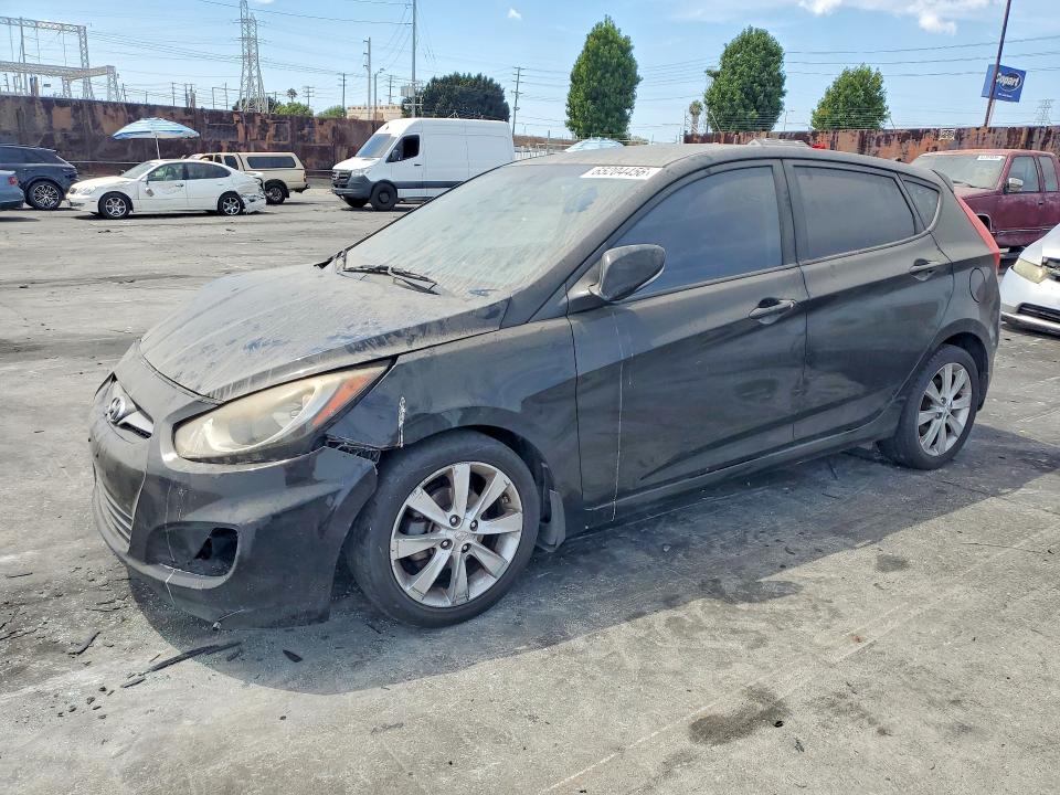 HYUNDAI ACCENT 2013 with VIN KMHCU5AE5DU106043 - Photo from auction