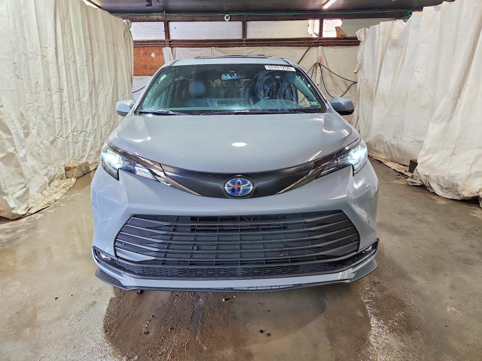 Photo 5 from auction – 2024 TOYOTA SIENNA with VIN 5TDCSKFC6RS143744