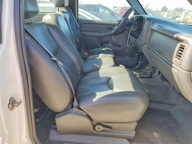 Photo 10 from auction – 2004 CHEVROLET SILVERADO with VIN 1GCEC14X14Z326949