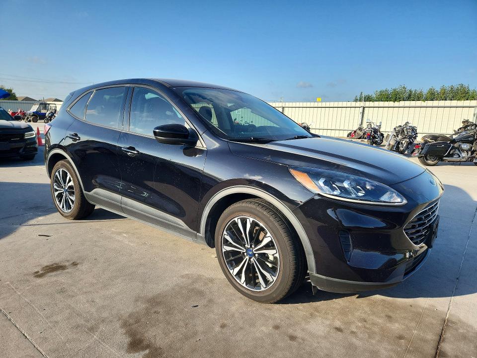 Photo 4 from auction – 2021 FORD ESCAPE with VIN 1FMCU0BZ9MUA16740