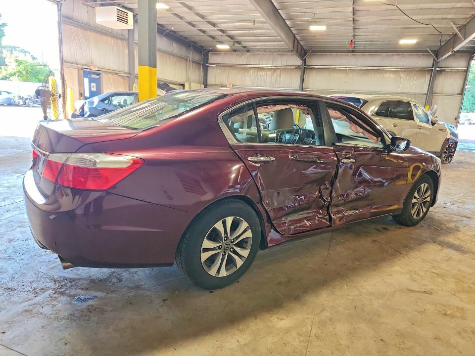Photo 3 from auction – 2015 HONDA ACCORD with VIN 1HGCR2F36FA133754