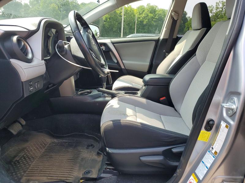 Photo 7 from auction – 2018 TOYOTA RAV4 with VIN JTMRFREV1JJ188182