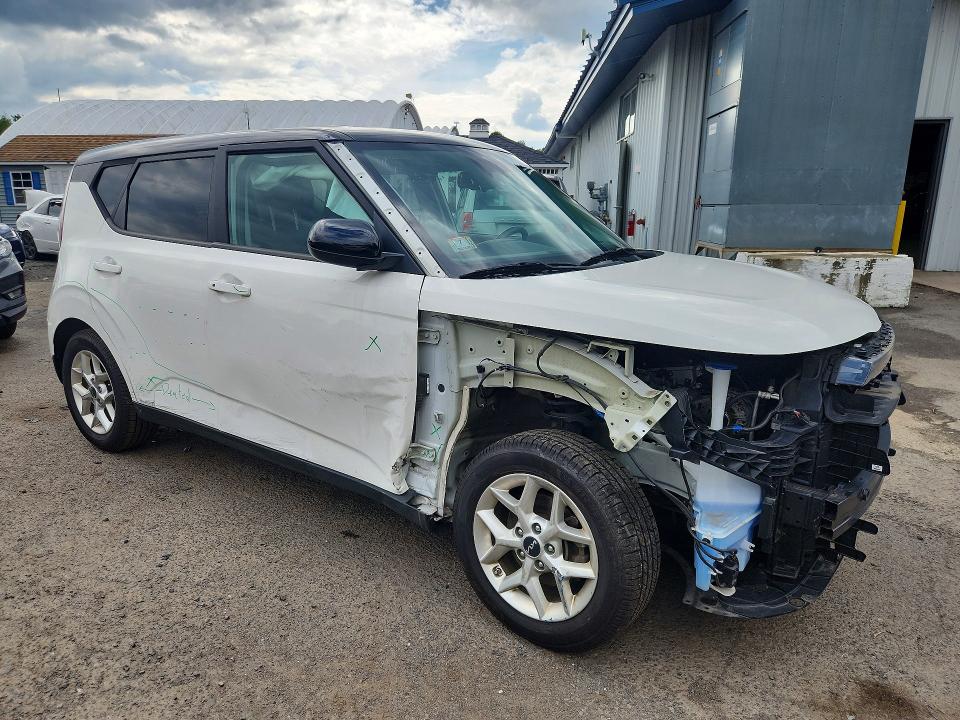 Photo 4 from auction – 2023 KIA SOUL with VIN KNDJ23AUXP7200290