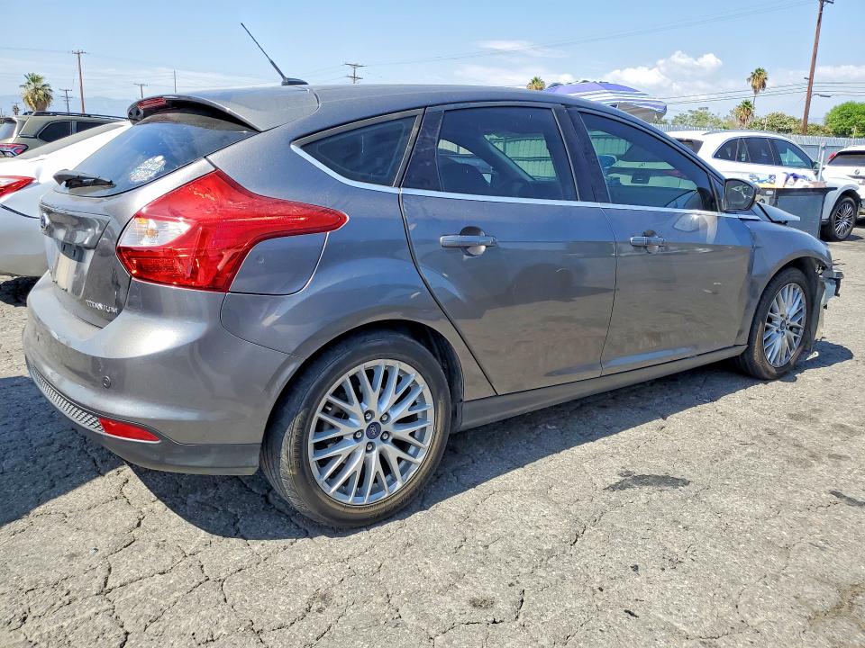Photo 3 from auction – 2014 FORD FOCUS with VIN 1FADP3N23EL294269