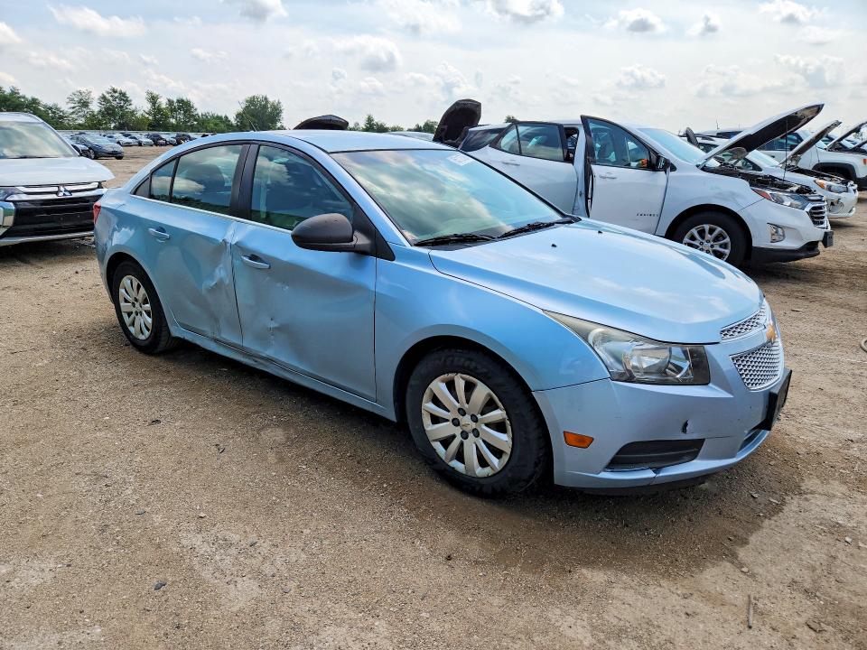 Photo 4 from auction – 2011 CHEVROLET CRUZE with VIN 1G1PC5SH8B7262146