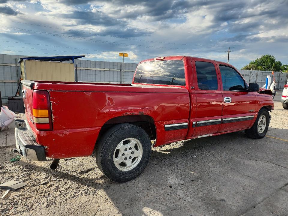 Photo 3 from auction – 2001 CHEVROLET SILVERADO with VIN 2GCEC19T811205751