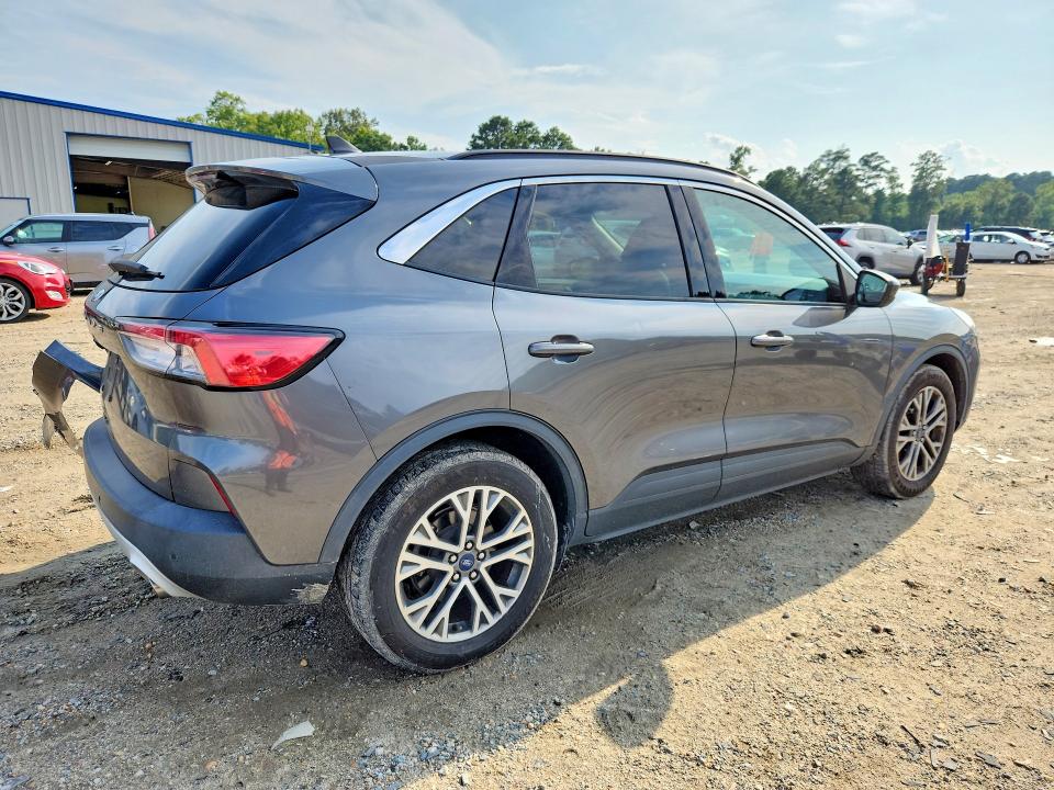 Photo 3 from auction – 2021 FORD ESCAPE with VIN 1FMCU0H69MUA57429