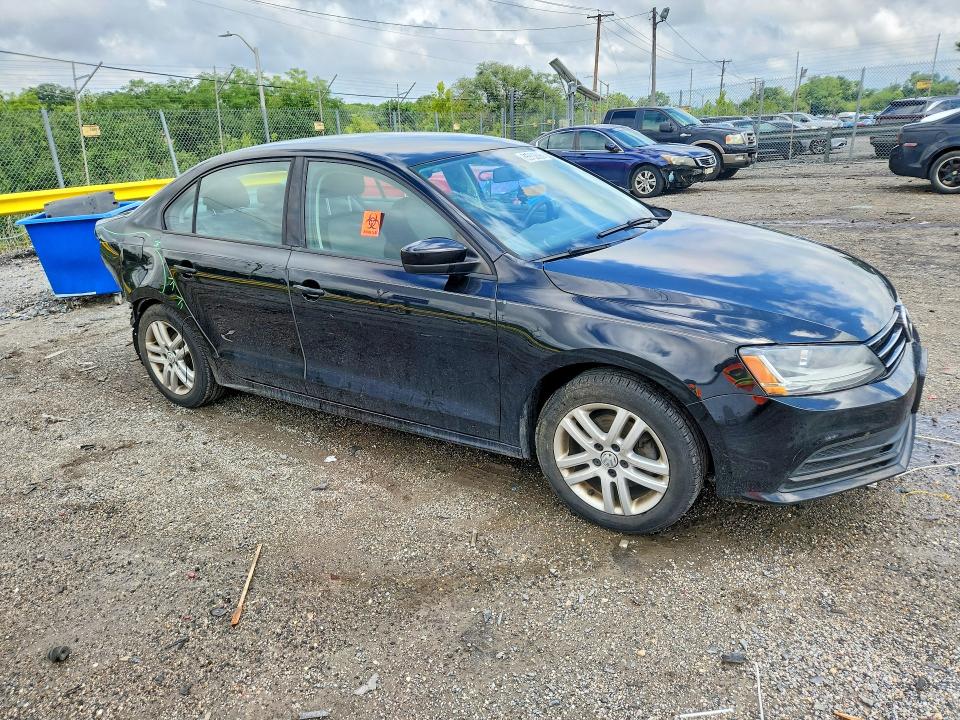Снимка 4 от търг – 2018 VOLKSWAGEN JETTA с VIN 3VW2B7AJXJM240977