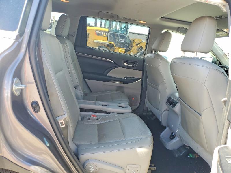 Photo 11 from auction – 2015 TOYOTA HIGHLANDER with VIN 5TDDKRFH8FS093434