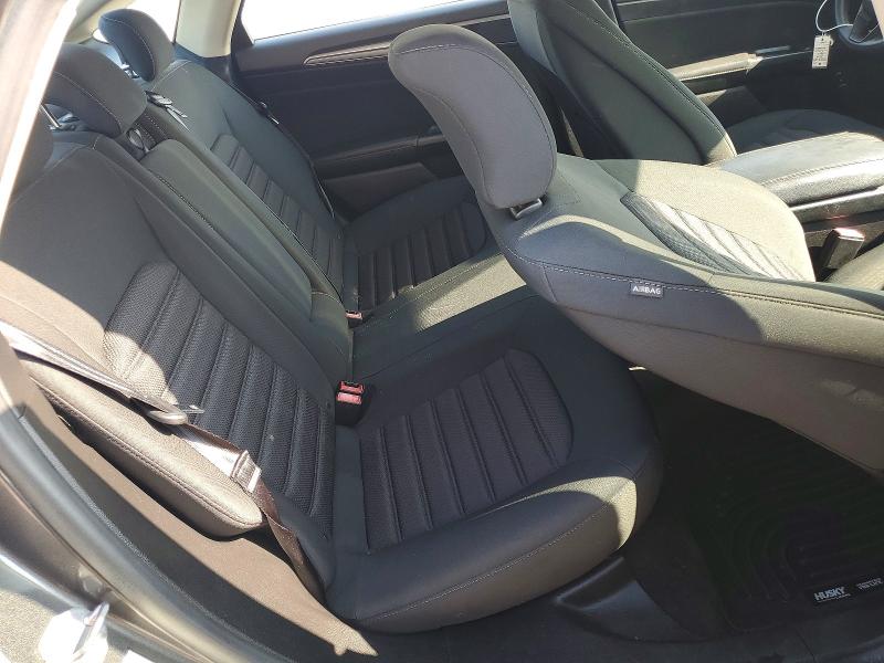 Photo 10 from auction – 2019 FORD FUSION with VIN 3FA6P0LU1KR226366
