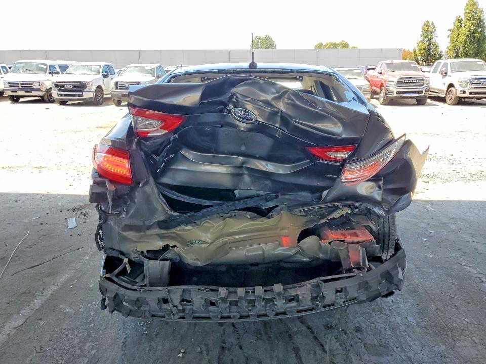 Foto 6 de la subasta – 2016 FORD FUSION con VIN 3FA6P0H75GR386891