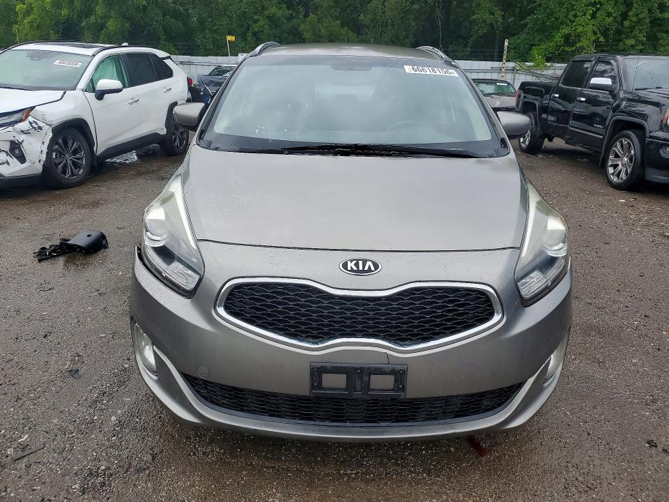 صورة رقم 5 من المزاد - 2014 KIA RONDO مع VIN KNAHT8A31E7023669