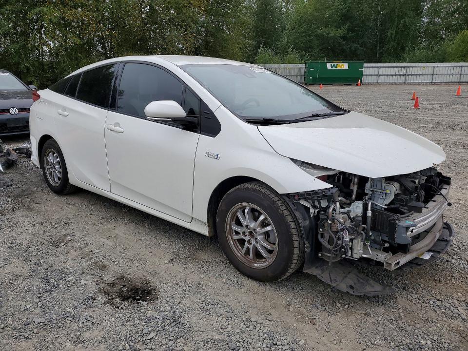 Photo 4 from auction – 2017 TOYOTA PRIUS PRIME with VIN JTDKARFP4H3008255
