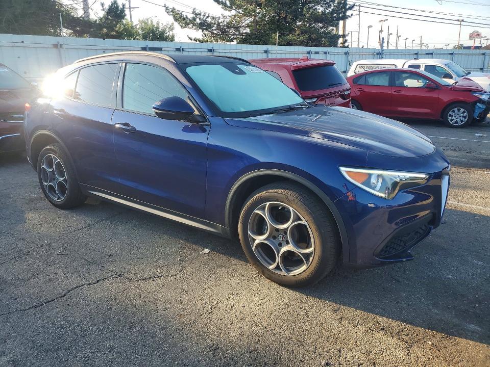Photo 4 from auction – 2018 ALFA ROMEO STELVIO with VIN ZASFAKPN0J7B69357
