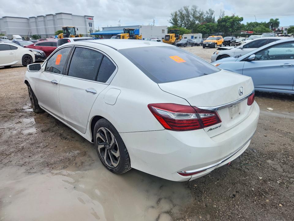 Photo 2 from auction – 2016 HONDA ACCORD with VIN 1HGCR2F75GA240458