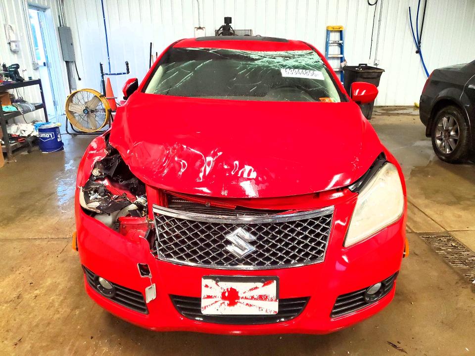 Photo 5 from auction – 2010 SUZUKI KIZASHI with VIN JS2RE9A59A6100027