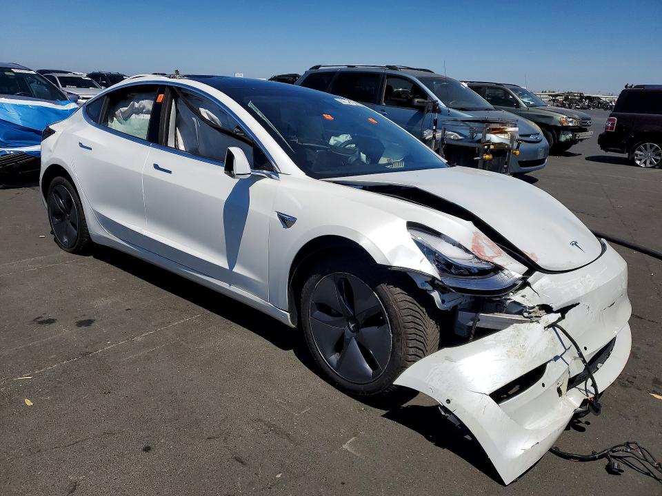 Photo 4 from auction – 2020 TESLA MODEL 3 with VIN 5YJ3E1EA9LF613939
