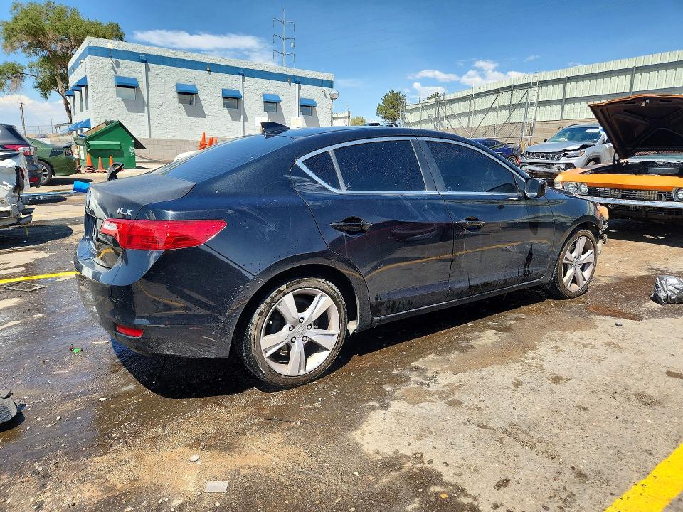 Photo 3 from auction – 2013 ACURA ILX with VIN 19VDE1F77DE001035